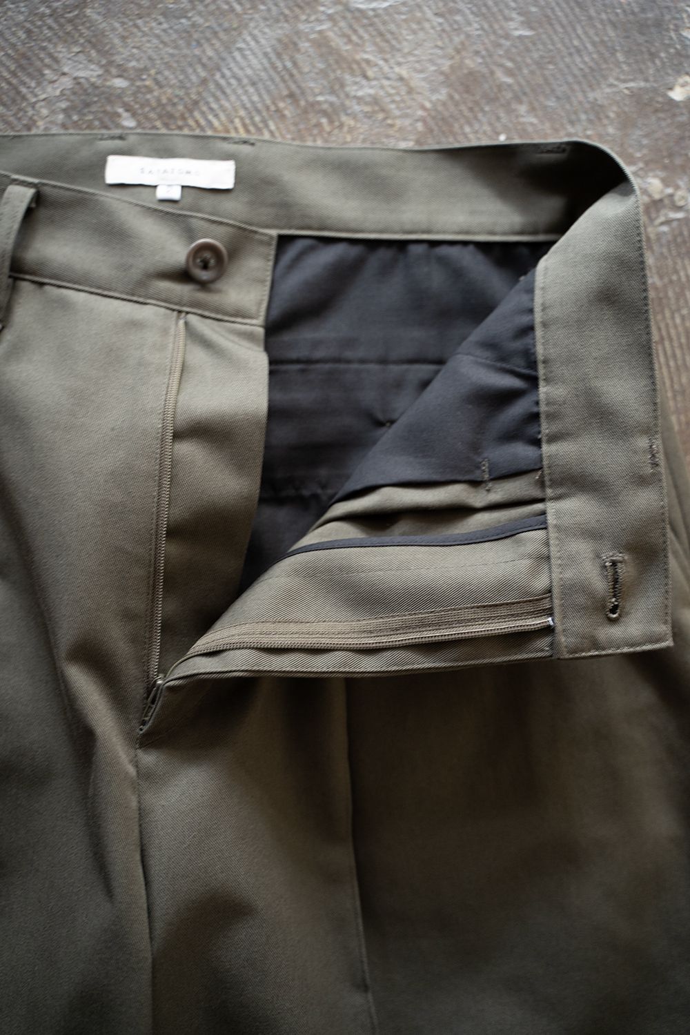 【ラスト1点】【24AW】1-Tack Baggy Trousers/1タックバギートラウザーズ(OLIVE)
