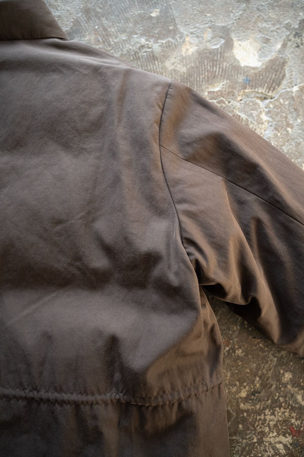 【25AW】強撚ナイロンダウンブルゾン(BROWN)