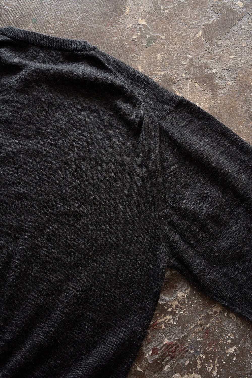 【26AW】エクストラキッドモヘア12Gニット(CHARCOAL)