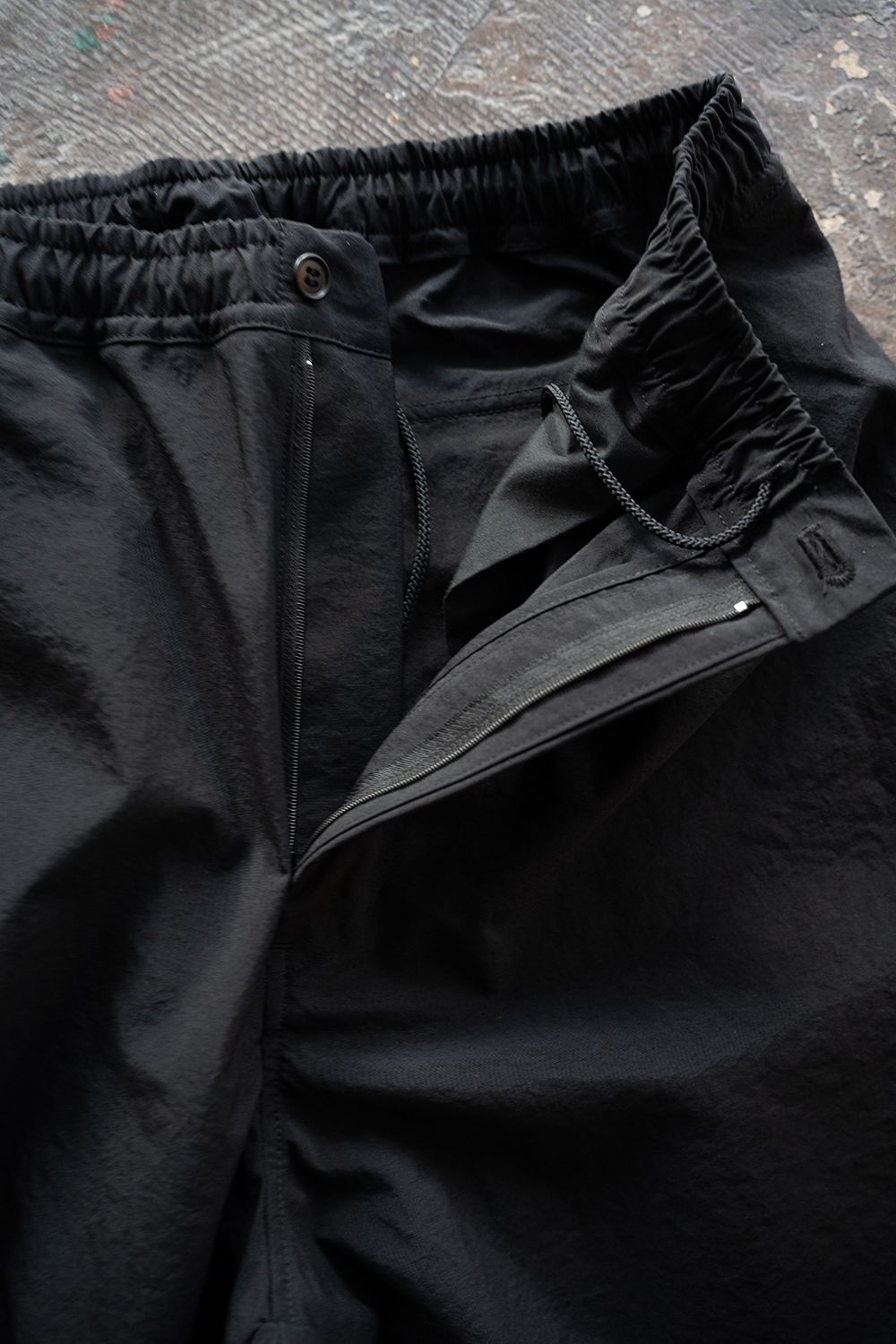 【ラスト1点】【25AW】タスランナイロンニータックイージーパンツ(BLACK)