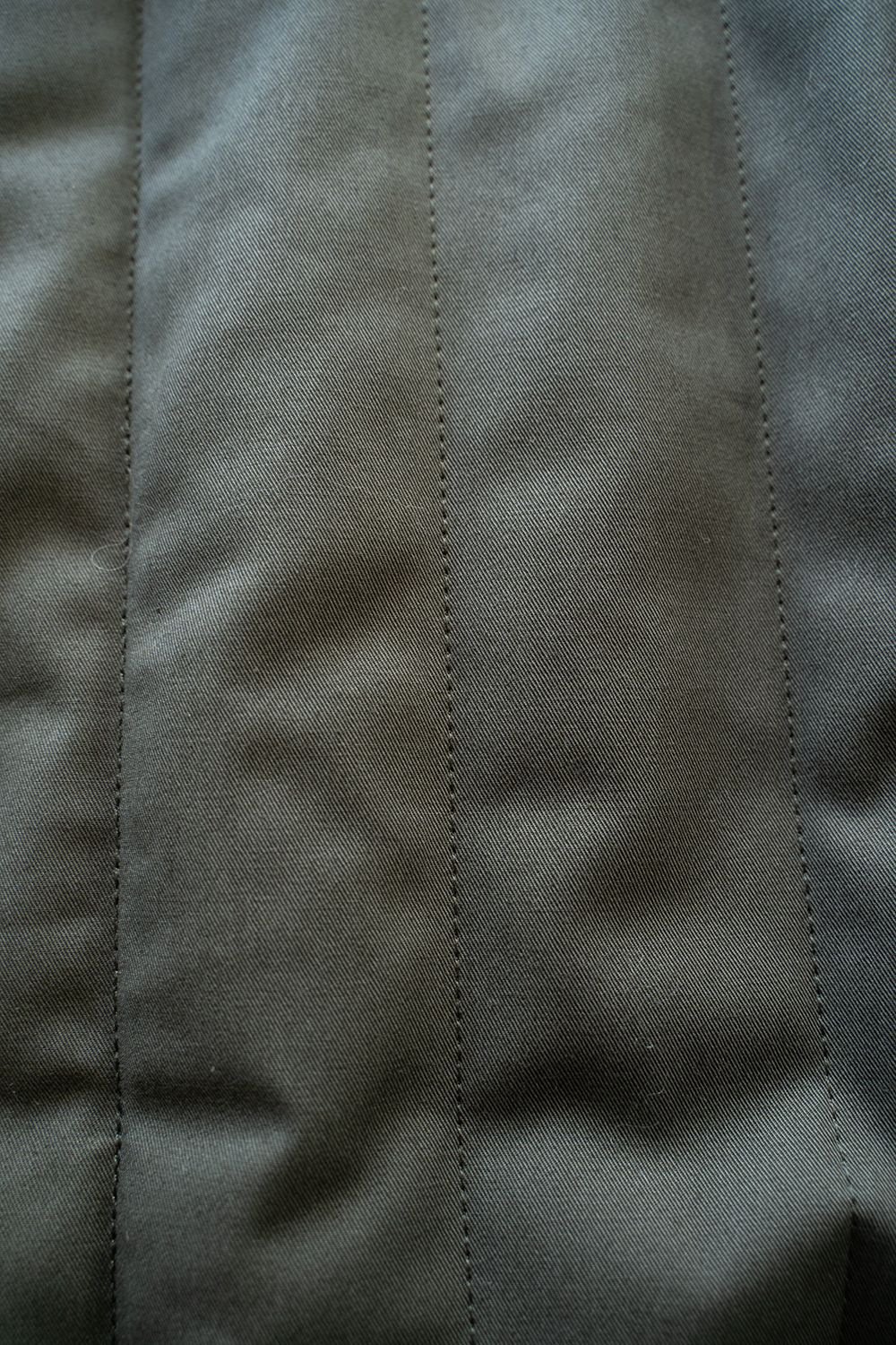 【25AW】コーデュロイ切り替えシンサレートキルティングブルゾン(GREEN CHARCOAL)