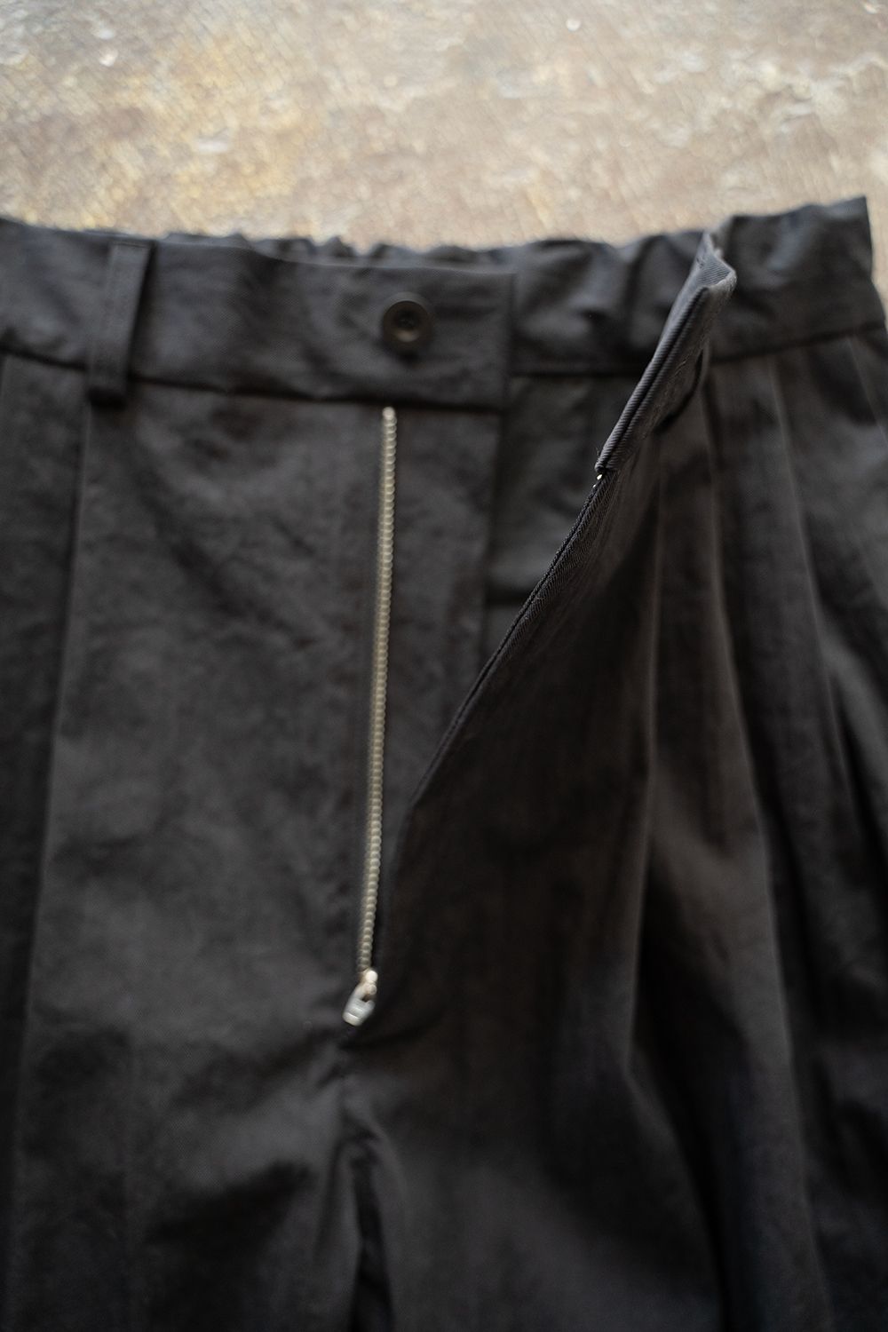 【ラスト1点】【24AW】3 Pleat Nylon Pants(BLACK)