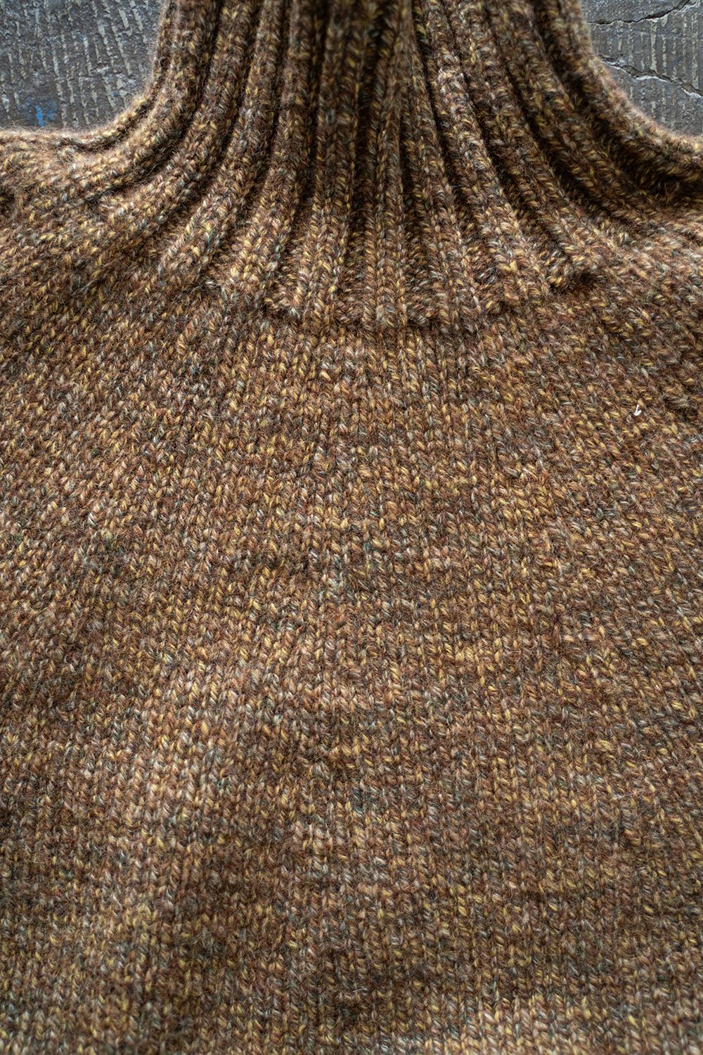 【ラスト1点】yak/lambs multi ply HAND KNITTING yoke top turtle neck sweater(MARRON)
