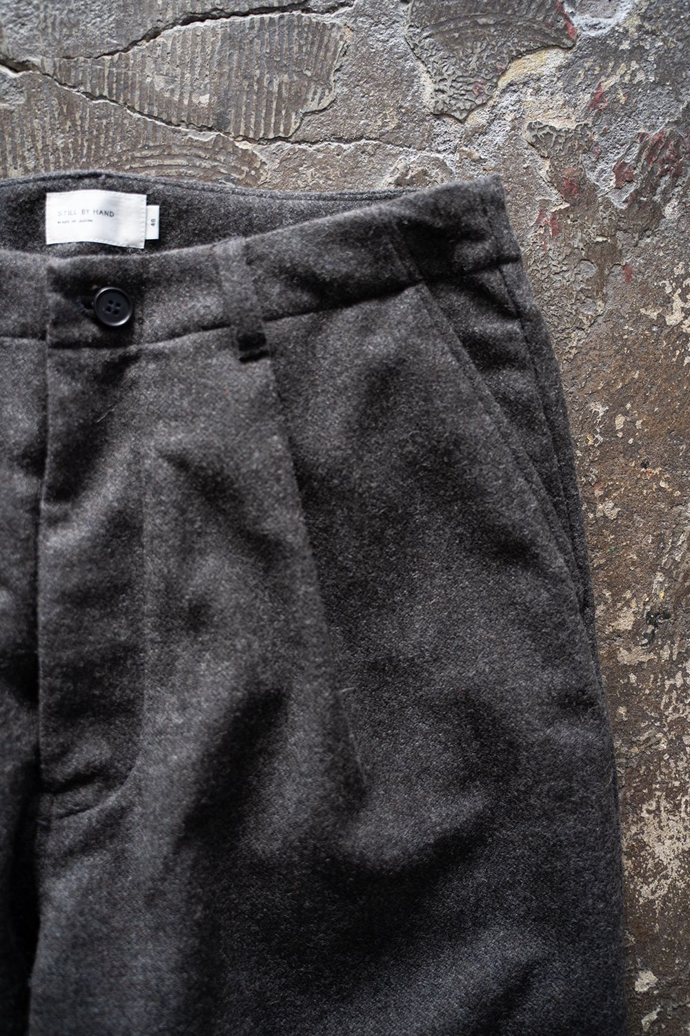 【25AW】ウール×ナイロンワンタックパンツ(BROWN CHARCOAL)