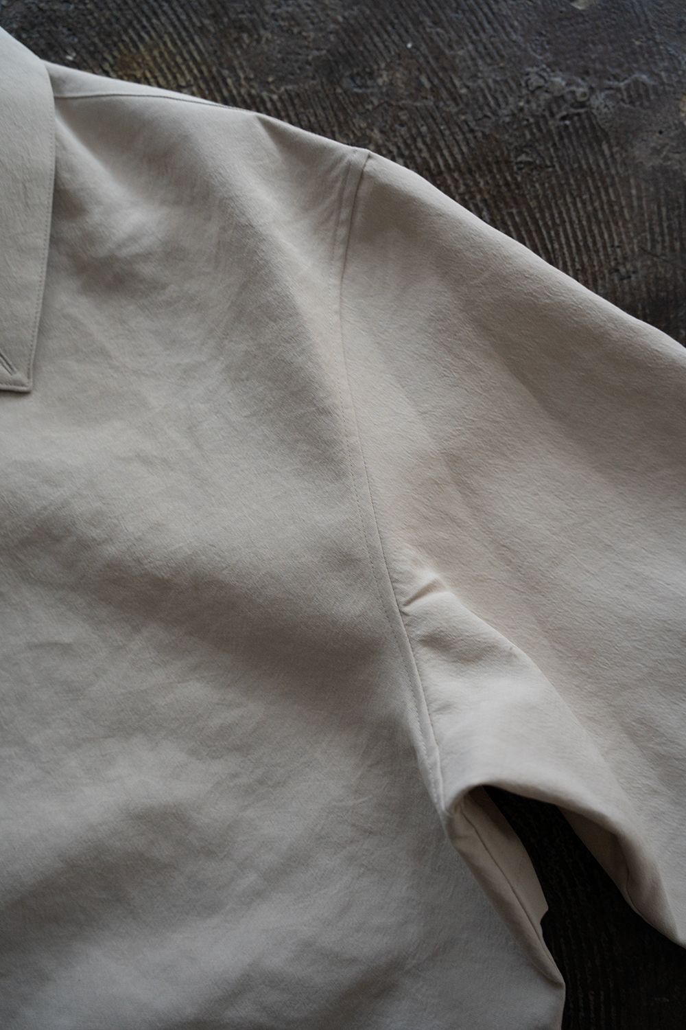 【25AW】撥水ナイロンアノラック(ECRU)