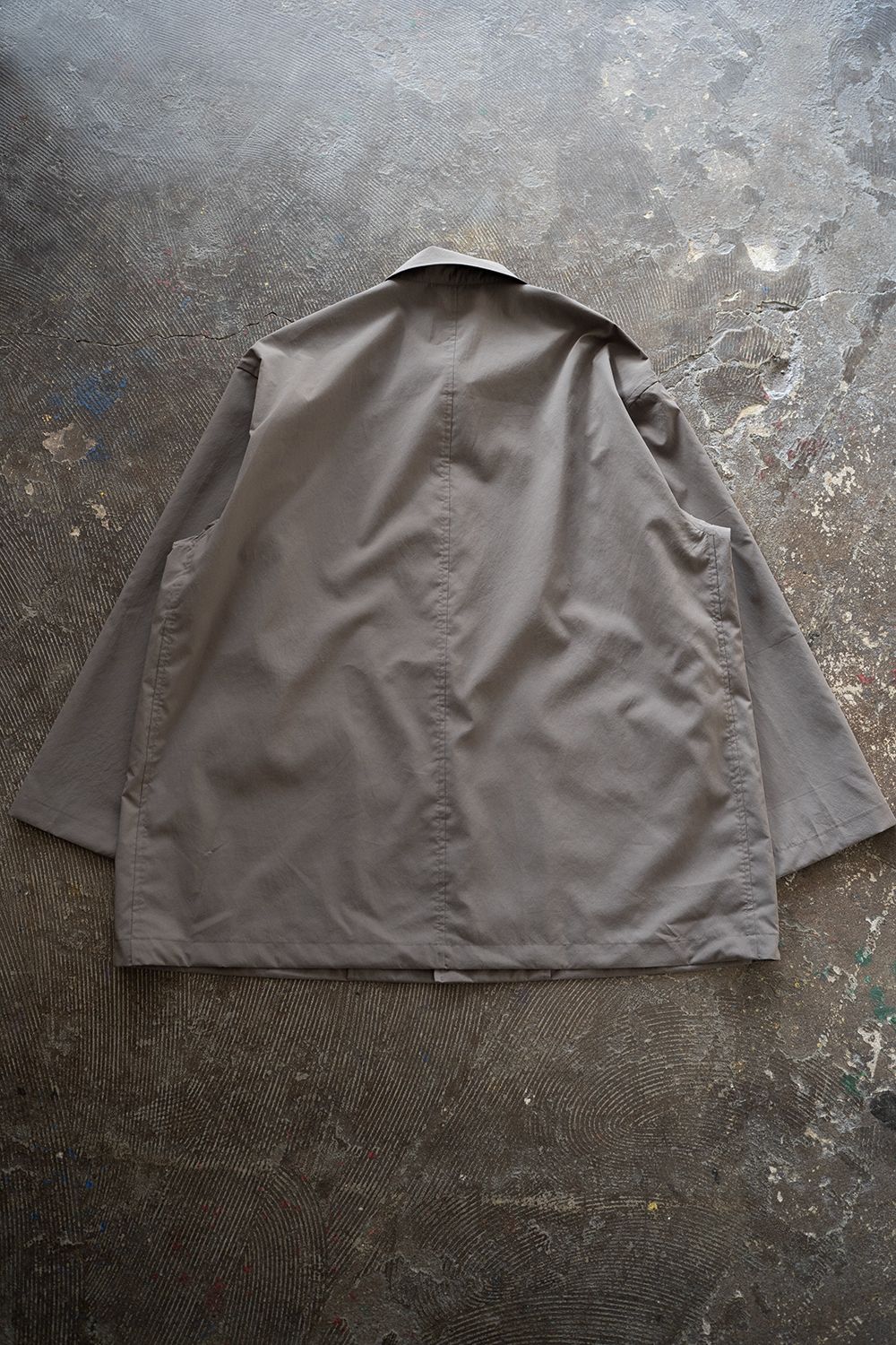 【ラスト1点】【25SS】エアリーポリエステルハーフコート(KHAKI GRAY)