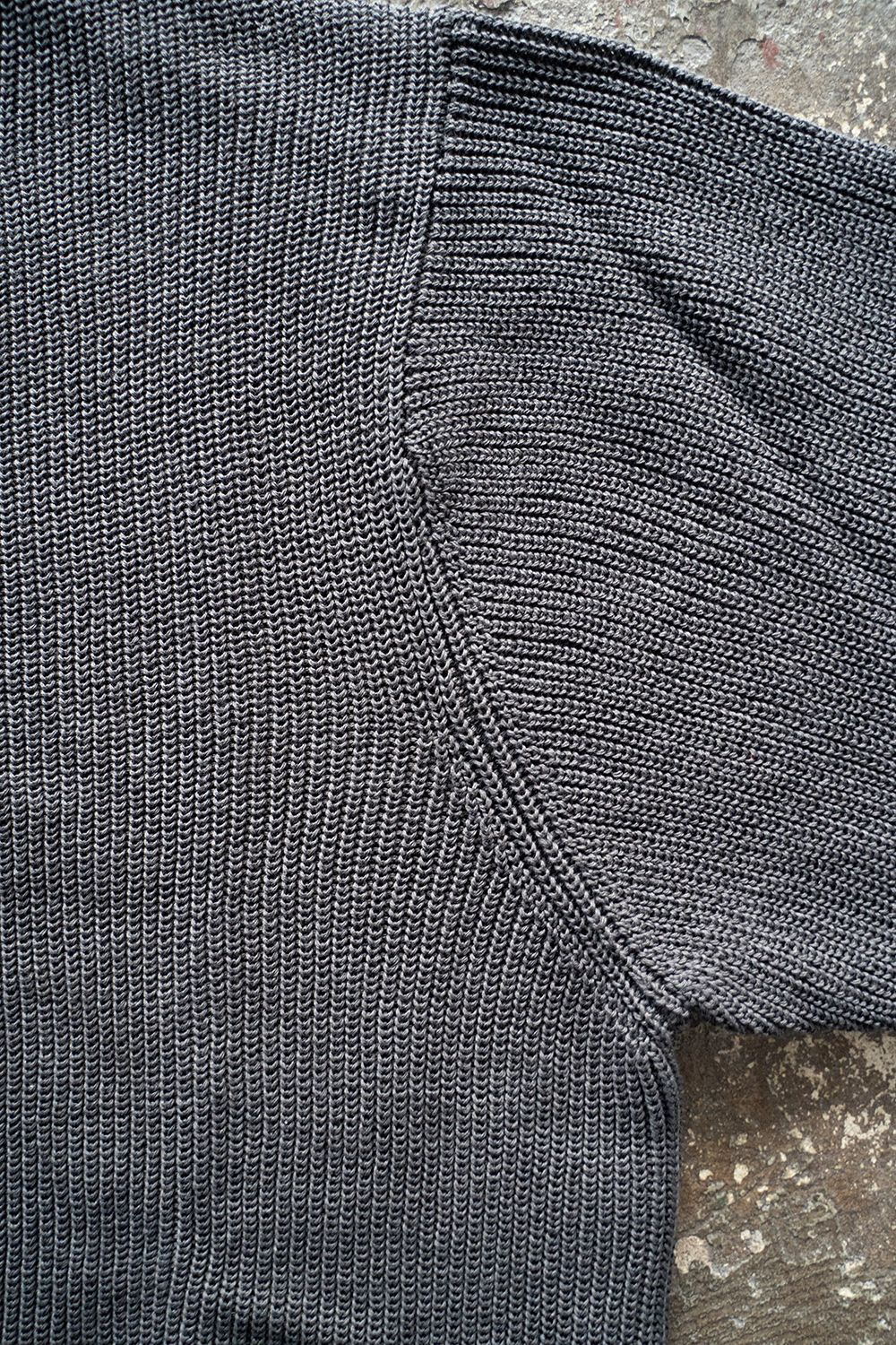 【ラスト1点】【23SS】擬麻コットンクルーネックニット(CHARCOAL)