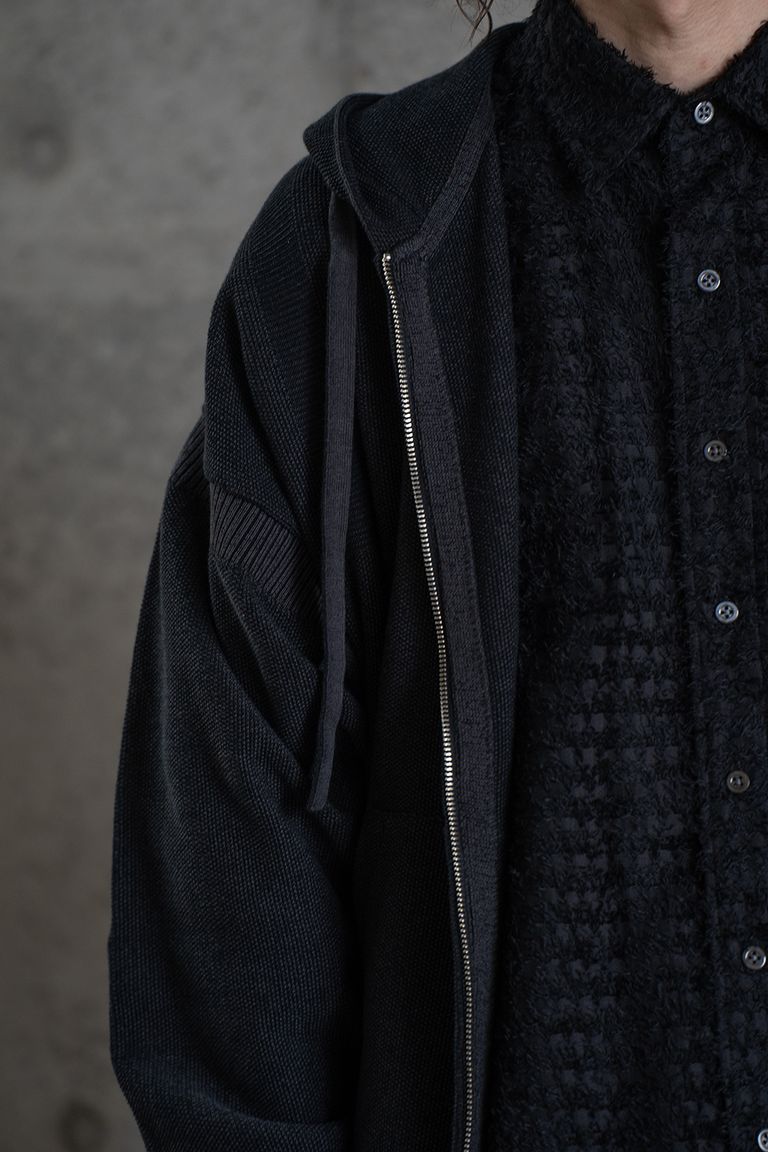 176cm、60kgの細身体型でサイズ2を着用しております。