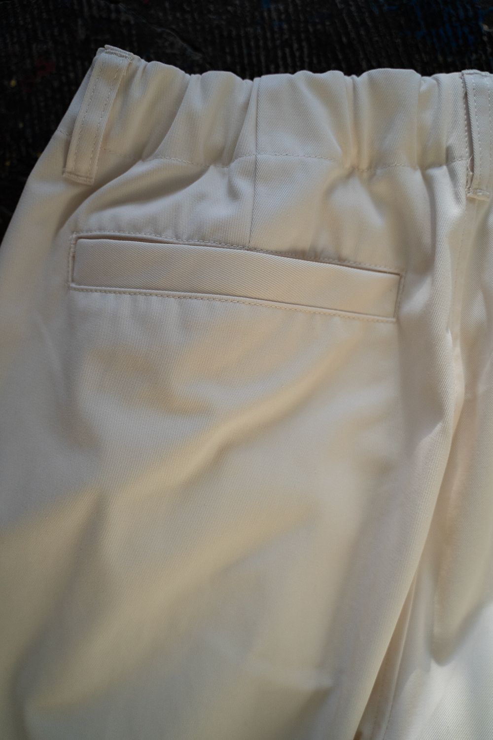 【ラスト1点】【25SS】強撚コットン×ポリエステルイージーパンツ(OFF WHITE)