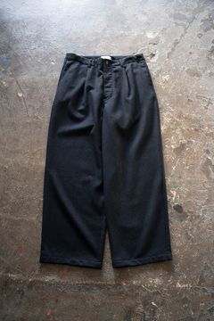【25AW】ウール×ナイロンワンタックパンツ(BLACK NAVY)