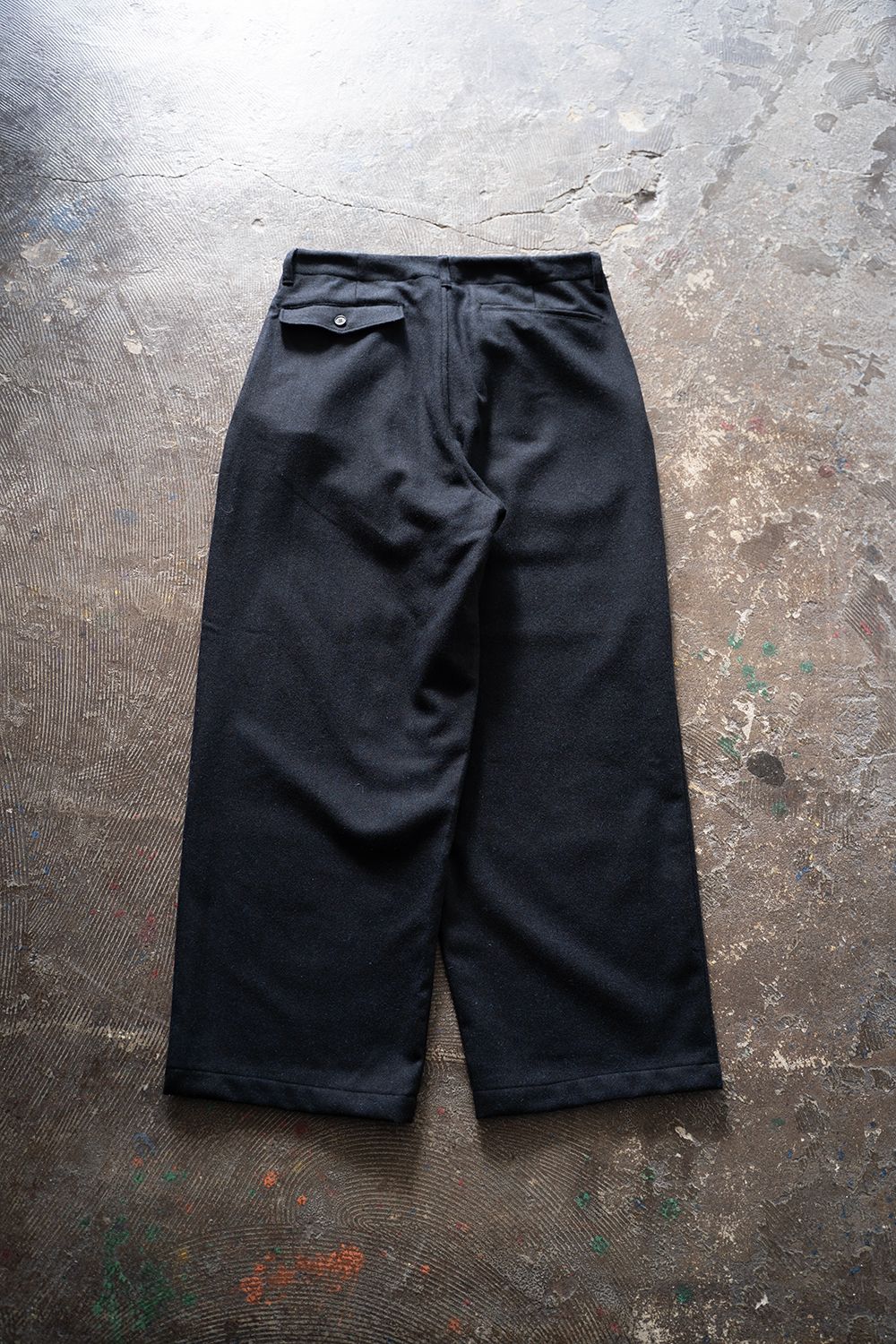 【25AW】ウール×ナイロンワンタックパンツ(BLACK NAVY)