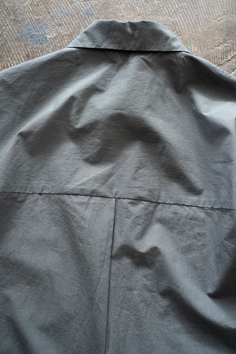 【ラスト1点】【23SS】半袖タイプライターレギュラーカラーシャツ(SLATE GRAY)