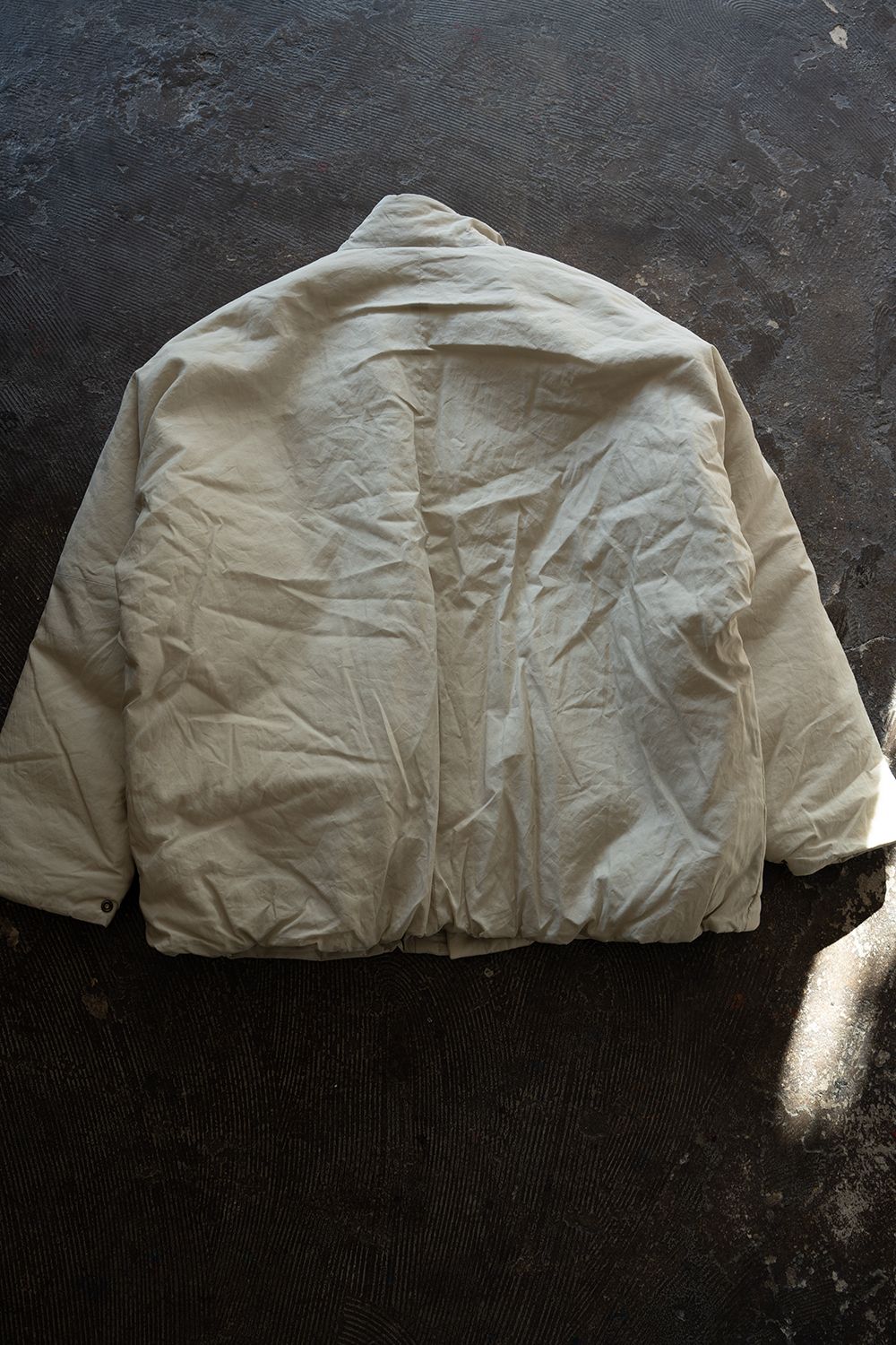 【26AW】シンサレートスタンドカラーブルゾン(ECRU)