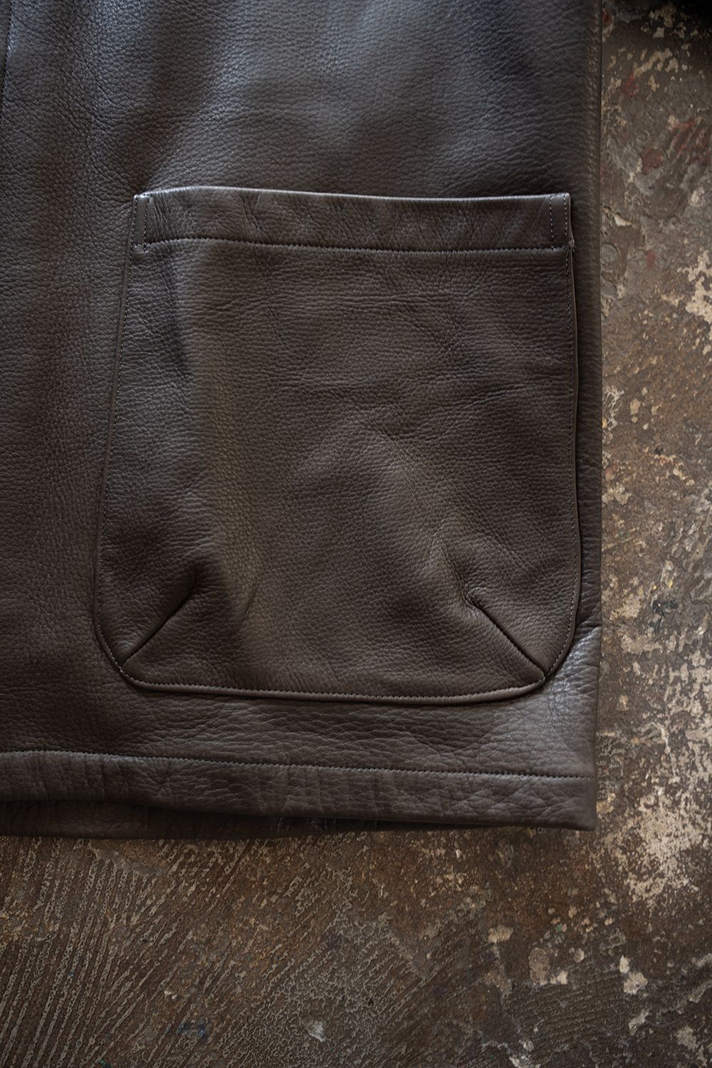 【26AW】カウレザーハーフコート(BROWN CHARCOAL)