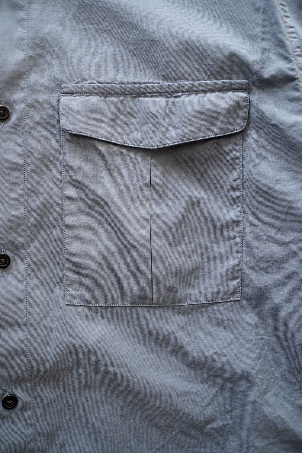 【ラスト1点】【23SS】シルク混両胸ポケットバンドカラーシャツ(BLUE GRAY)