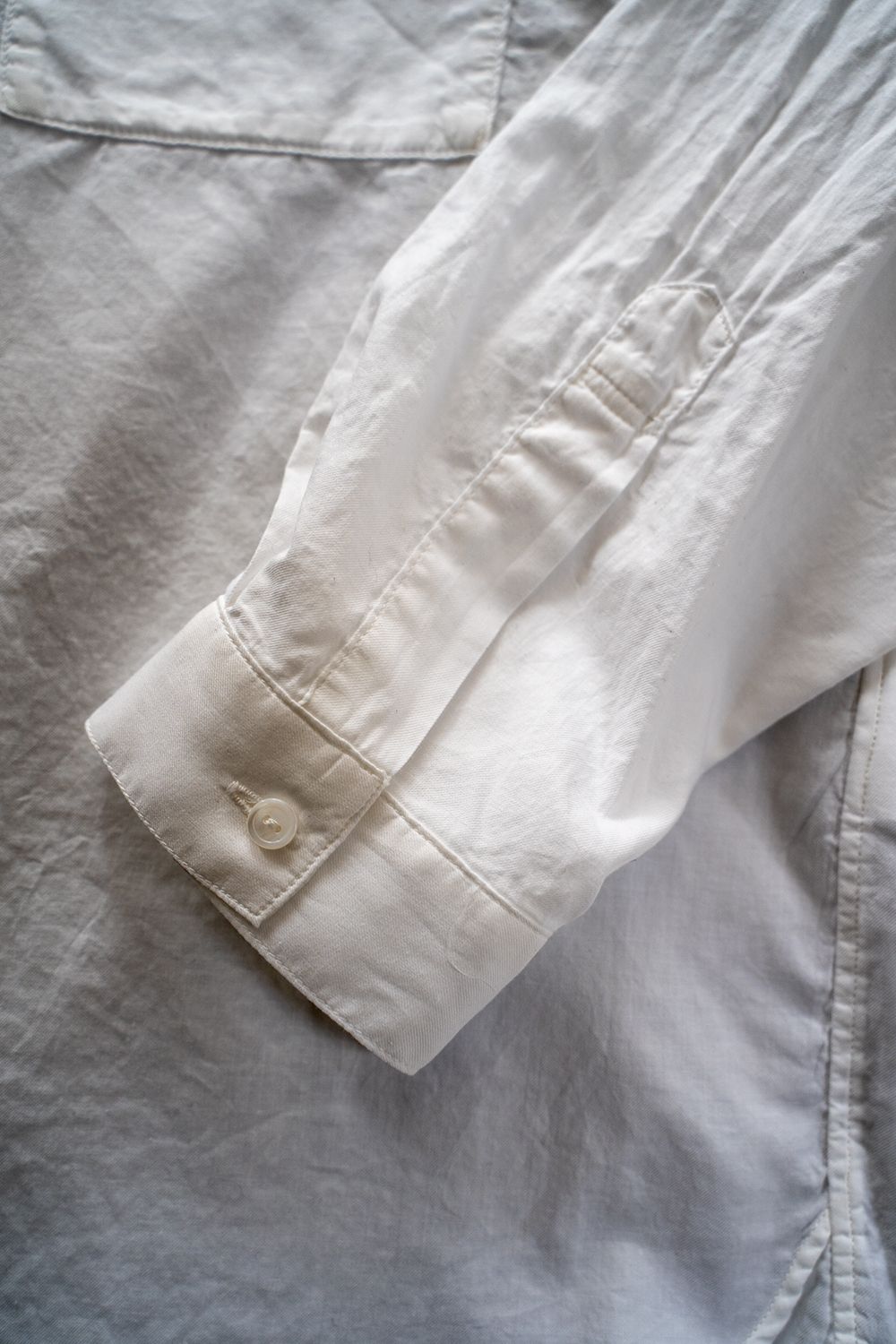 【ラスト1点】【22SS】シルク混両胸ポケットバンドカラーシャツ(WHITE)