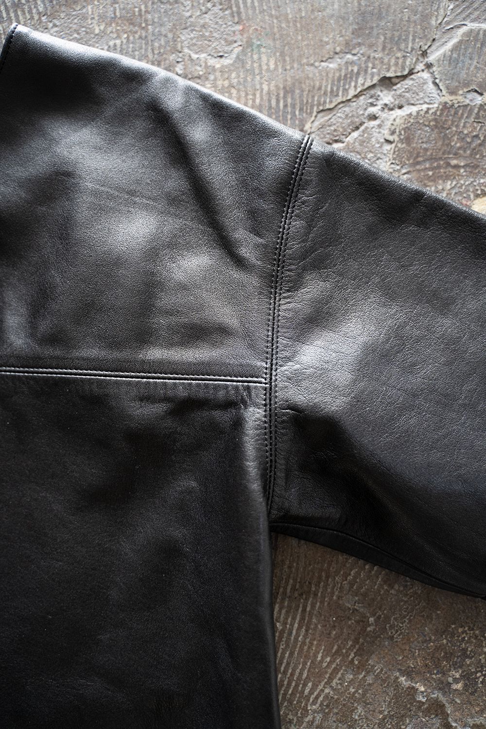 【ラスト1点】【24SS】Cow Leather P/O/カウレザープルオーバー(BLACK)