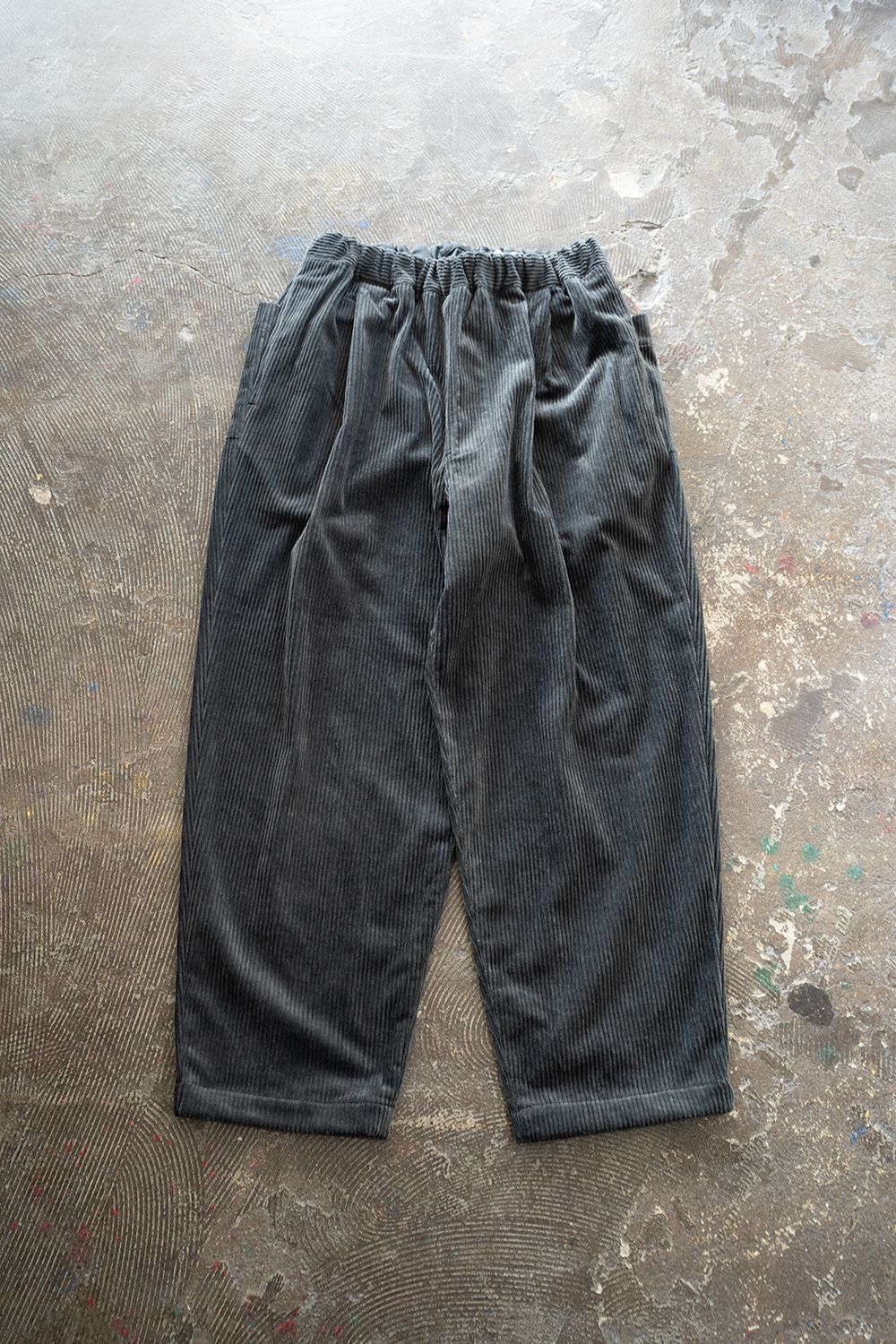 【25AW】綿×レーヨンコーデュロイイージーパンツ(BLUE CHARCOAL)