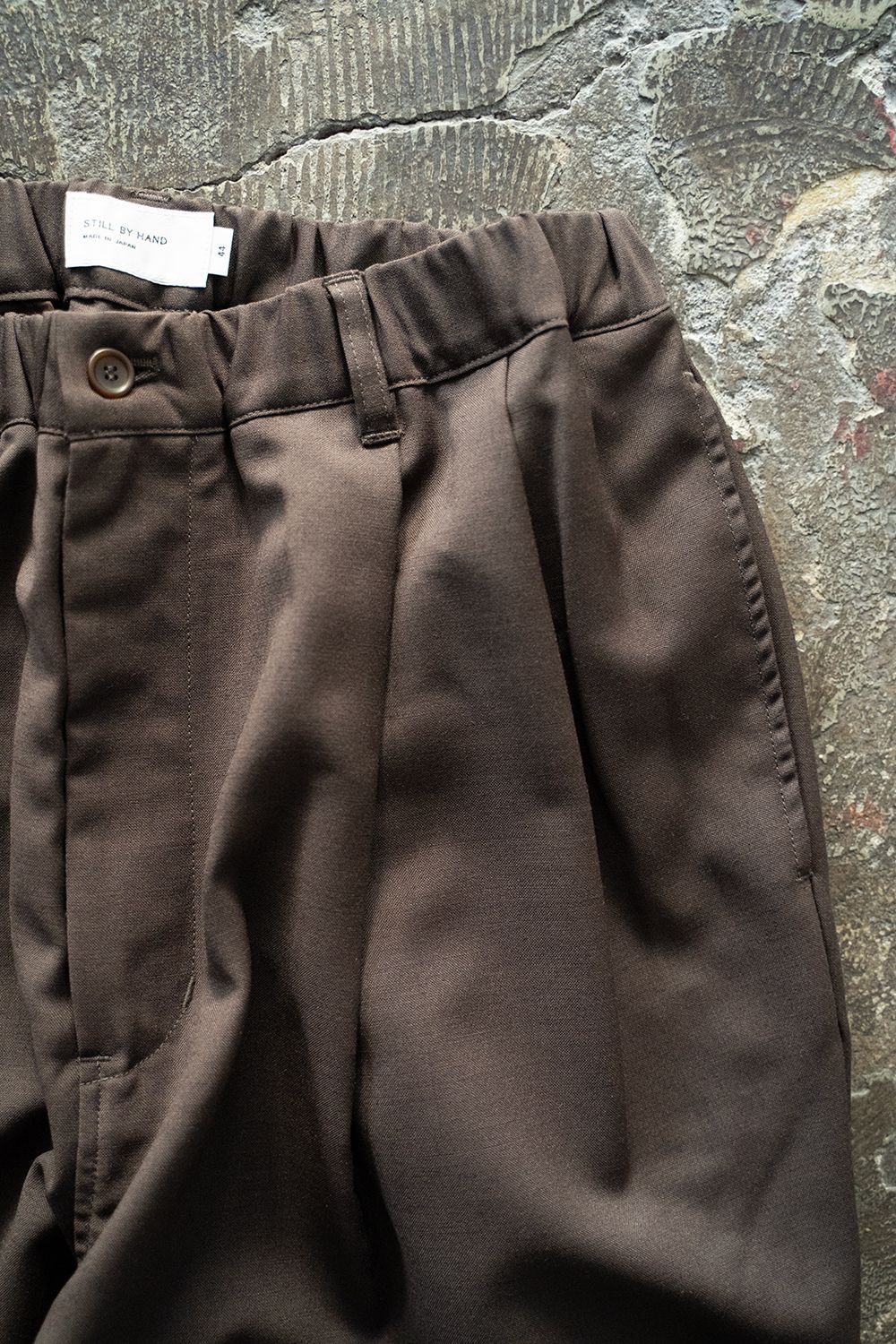 【25AW】モヘア混2タックイージーパンツ(DARK BROWN)