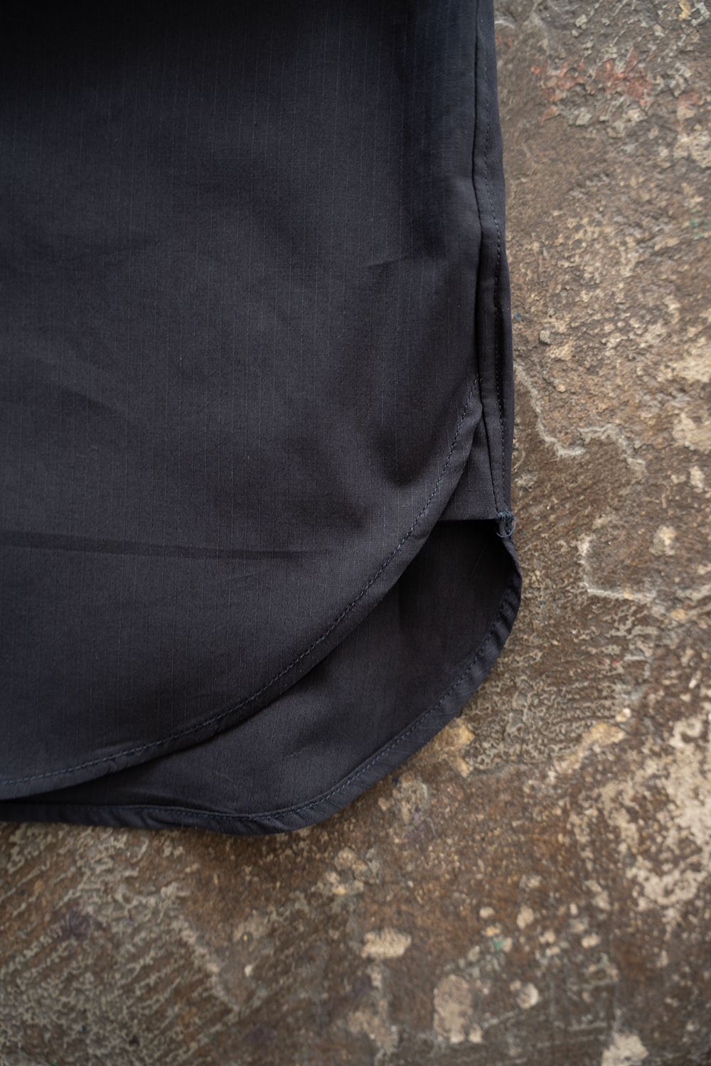 【26SS】ブロードレギュラーカラーシャツ(NAVY STRIPE)