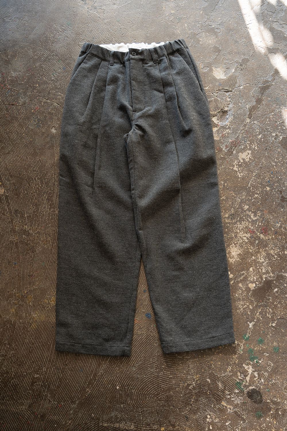 【26AW】コットン×ウールカルゼ2タックイージーパンツ(GREY)