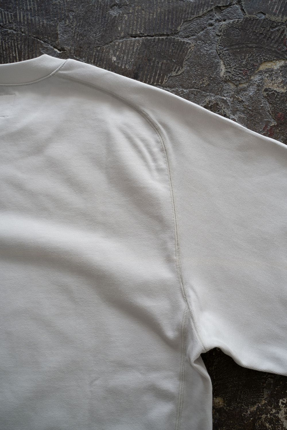 【ラスト1点】【22AW】スビンコットンサドルスリーブカットソー(LIGHT GRAY)