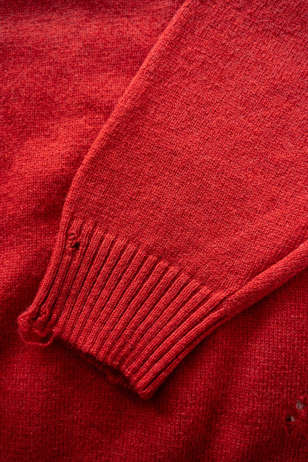 【25AW】ダメージクルーネックニット(VERMILION RED)