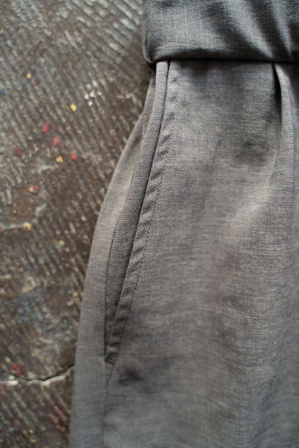 【ラスト1点】【24SS】強撚ポリエステルタックイージースラックス(GRAY)