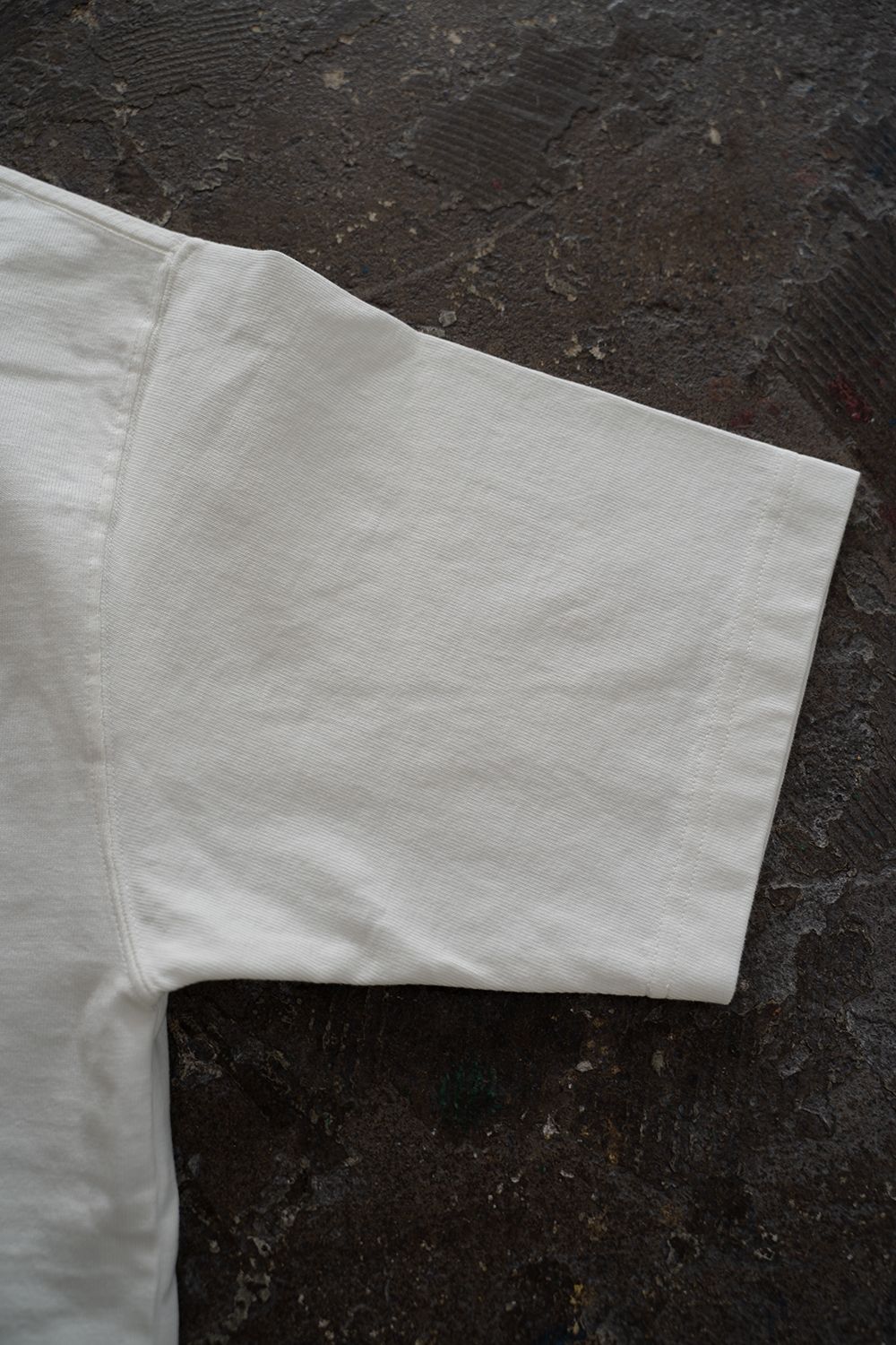 【ラスト1点】スビンコットン10/-度詰吊り天竺ポケット付き半袖T(OFF WHITE)