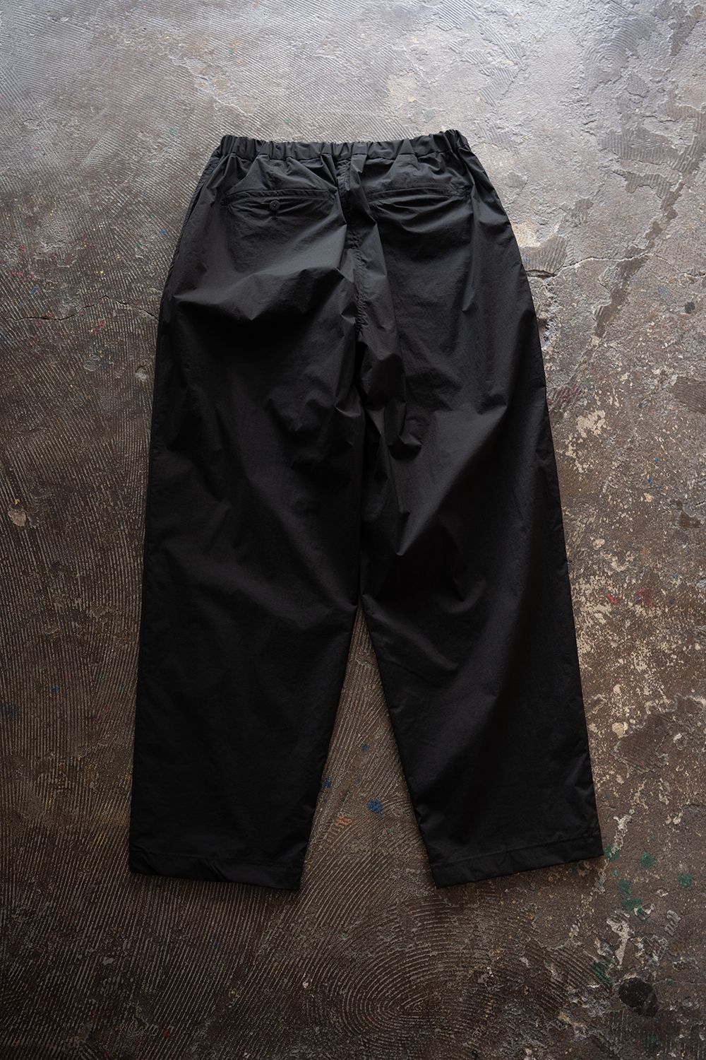 【26SS】ストレッチナイロンテーパードパンツ(BLACK)