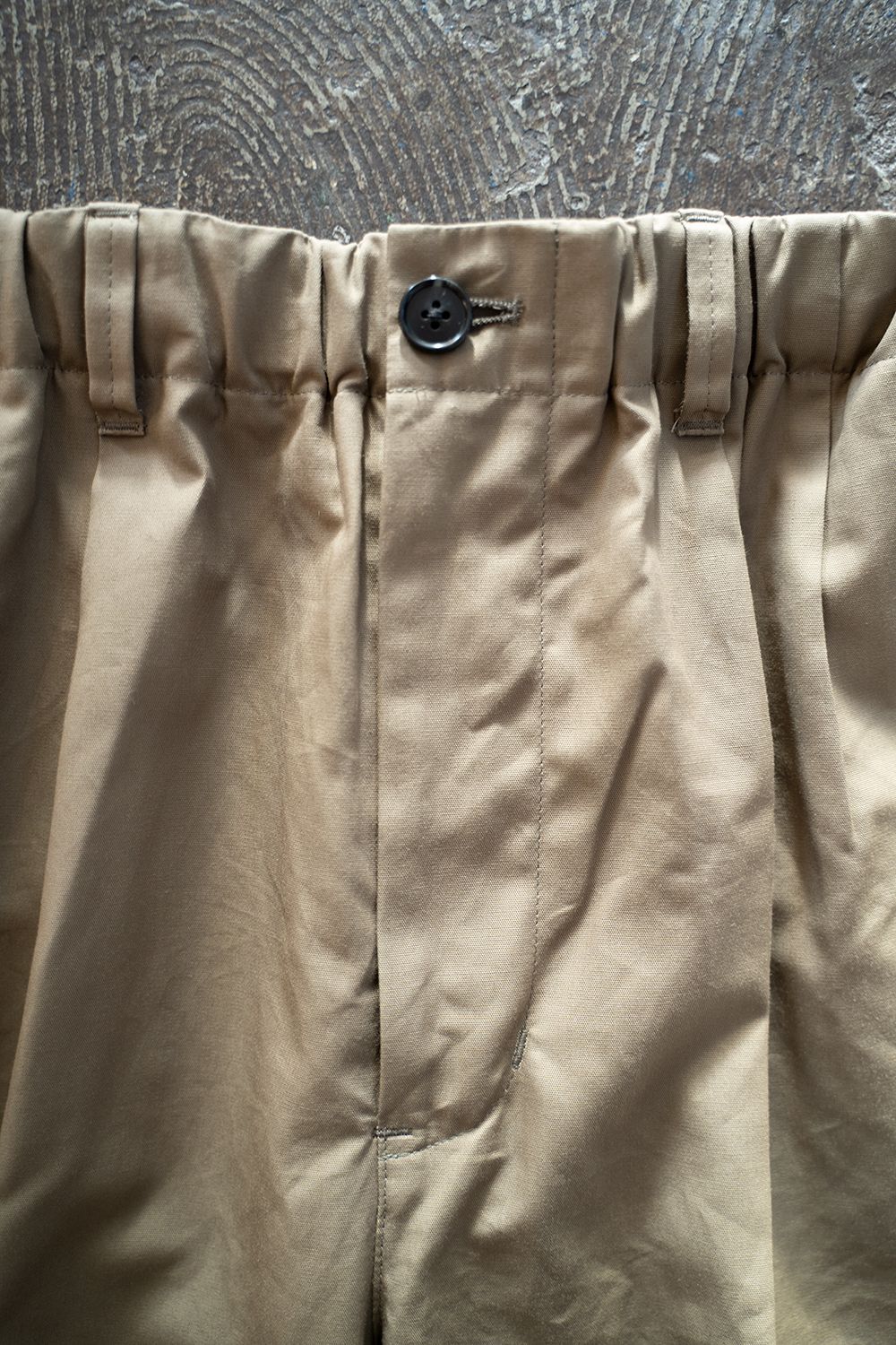 【ラスト1点】【22AW】甘撚りオックス2タックイージーパンツ(KHAKI BEIGE)