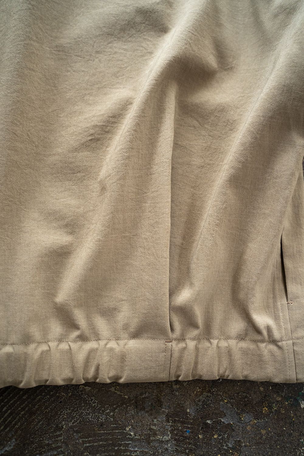 【ラスト1点】【22SS】強撚ポリエステルジップブルゾン(KHAKI BEIGE)