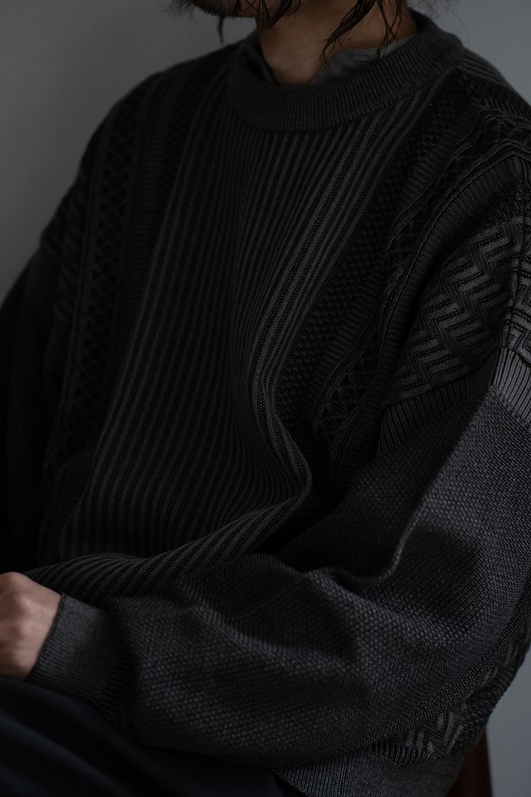 176cm、60kgの細身体型でサイズ2を着用しております。