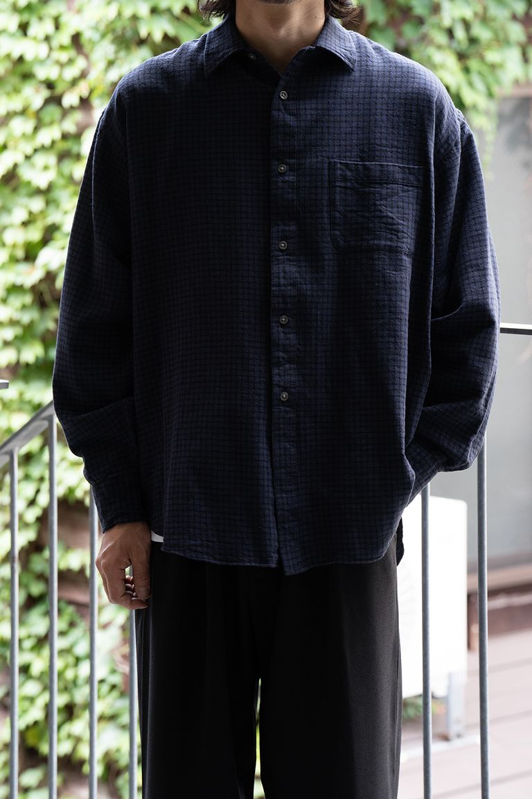 176cm、60kgの細身体型でサイズ4を着用しております。