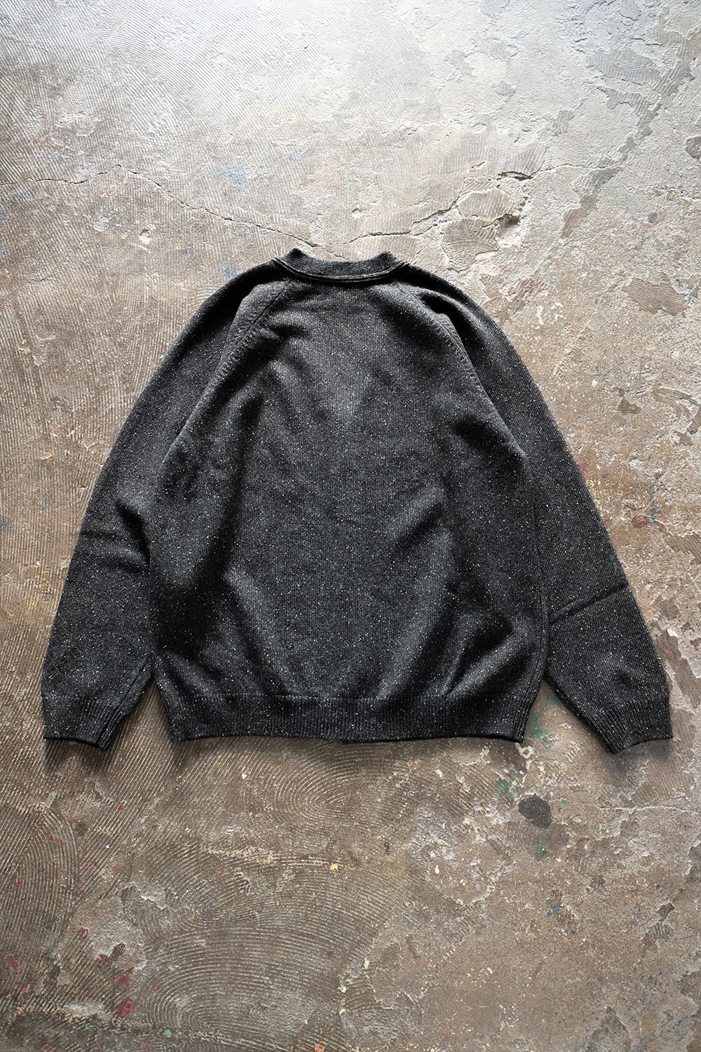 【ラスト1点】【22AW】シルク混タスマニアラムウールカーディガン(CHARCOAL)
