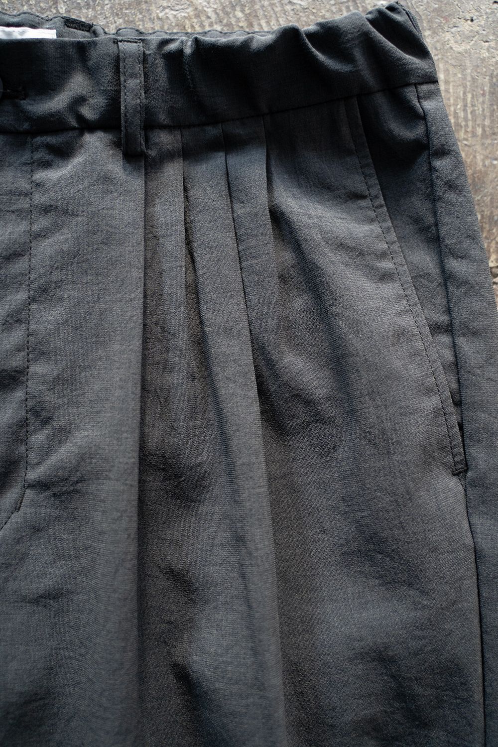 【ラスト1点】【23SS】強撚ポリエステル4タックイージースラックス(INK BLACK)