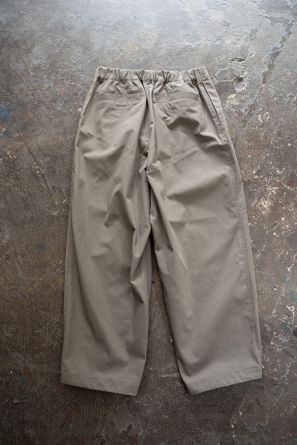 【ラスト1点】【23SS】強撚コットン×ポリエステルワイドイージーパンツ(GRAY KHAKI)