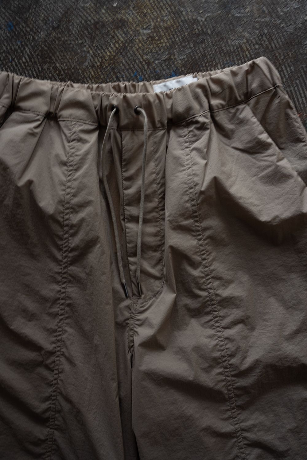 【26SS】ストレッチナイロンハーフパンツ(GREIGE)