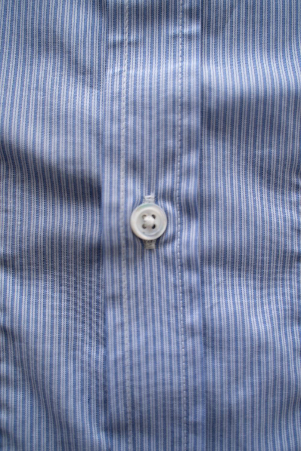 【26SS】両胸ポケットバンドカラーストライプシャツ(SAX BLUE)