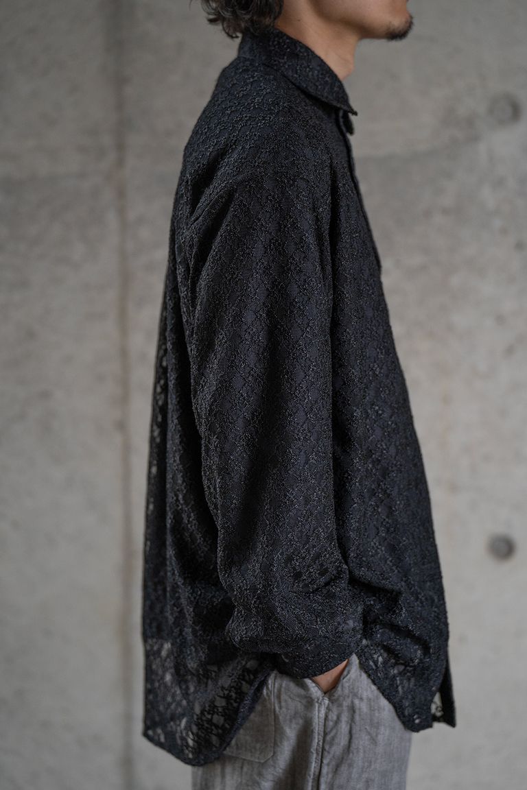 176cm、58kgの細身体型でサイズ3を着用しております。インナーは黒で着用し、透け感がほとんど無い状態です。