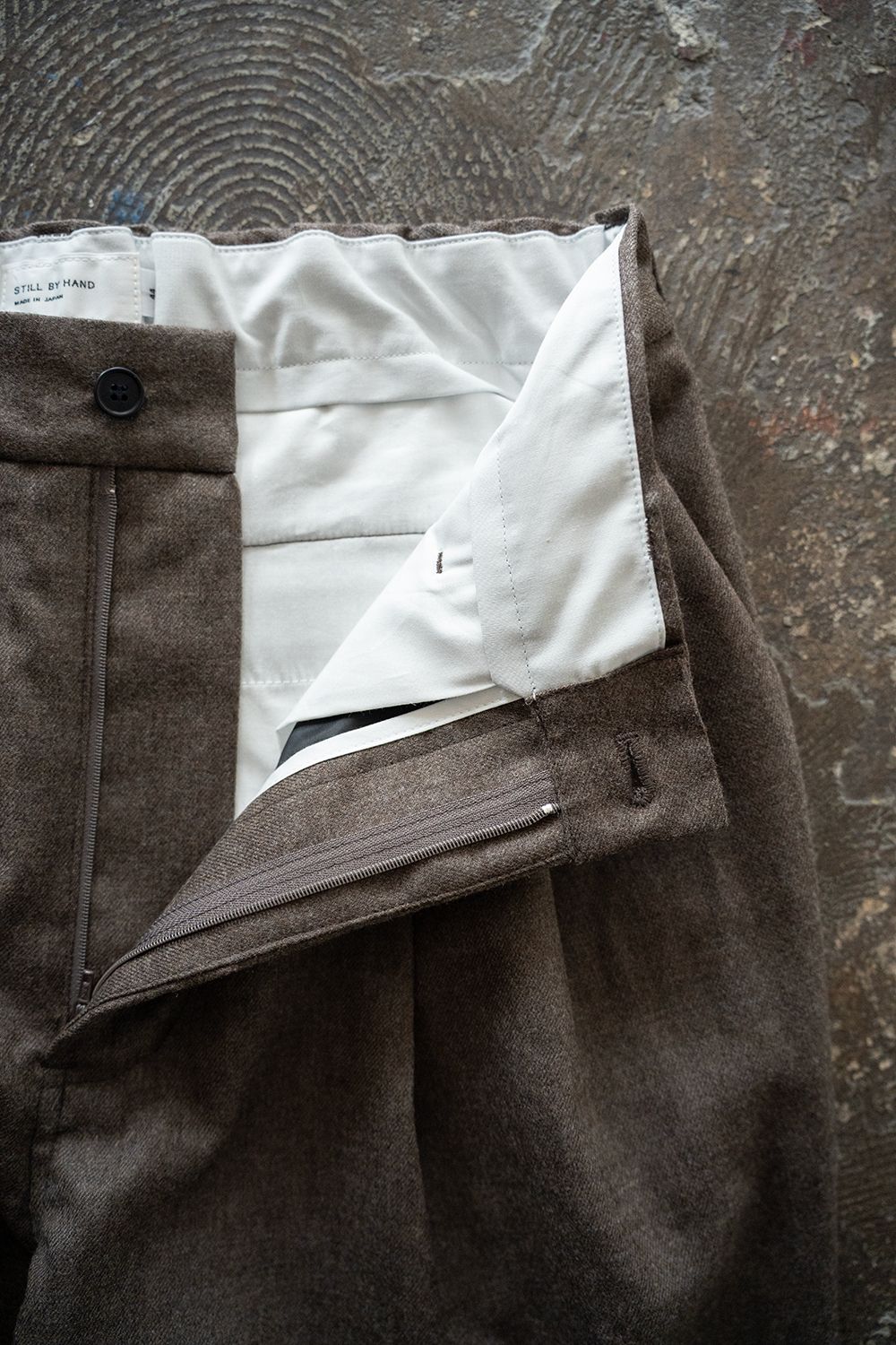 【25AW】ウールサキソニーイージースラックス(MOCHA)