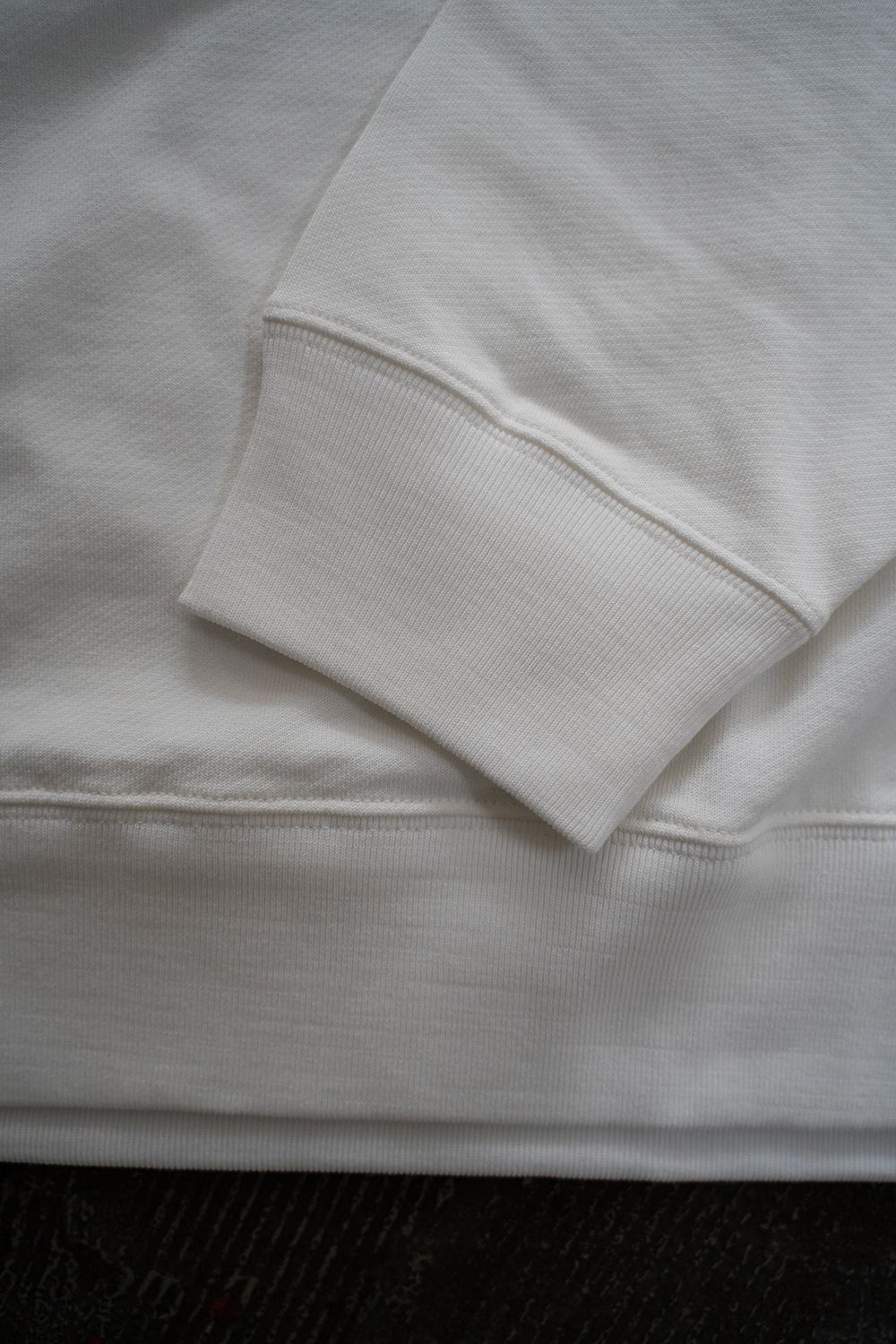 【ラスト1点】【23AW】ピボットスリーブプルオーバースウェット(OFF WHITE)