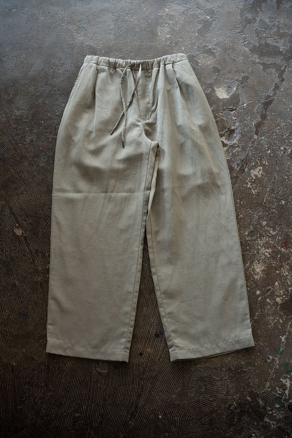 【26SS】ピグメントプリントタックイージーパンツ(SAGE)