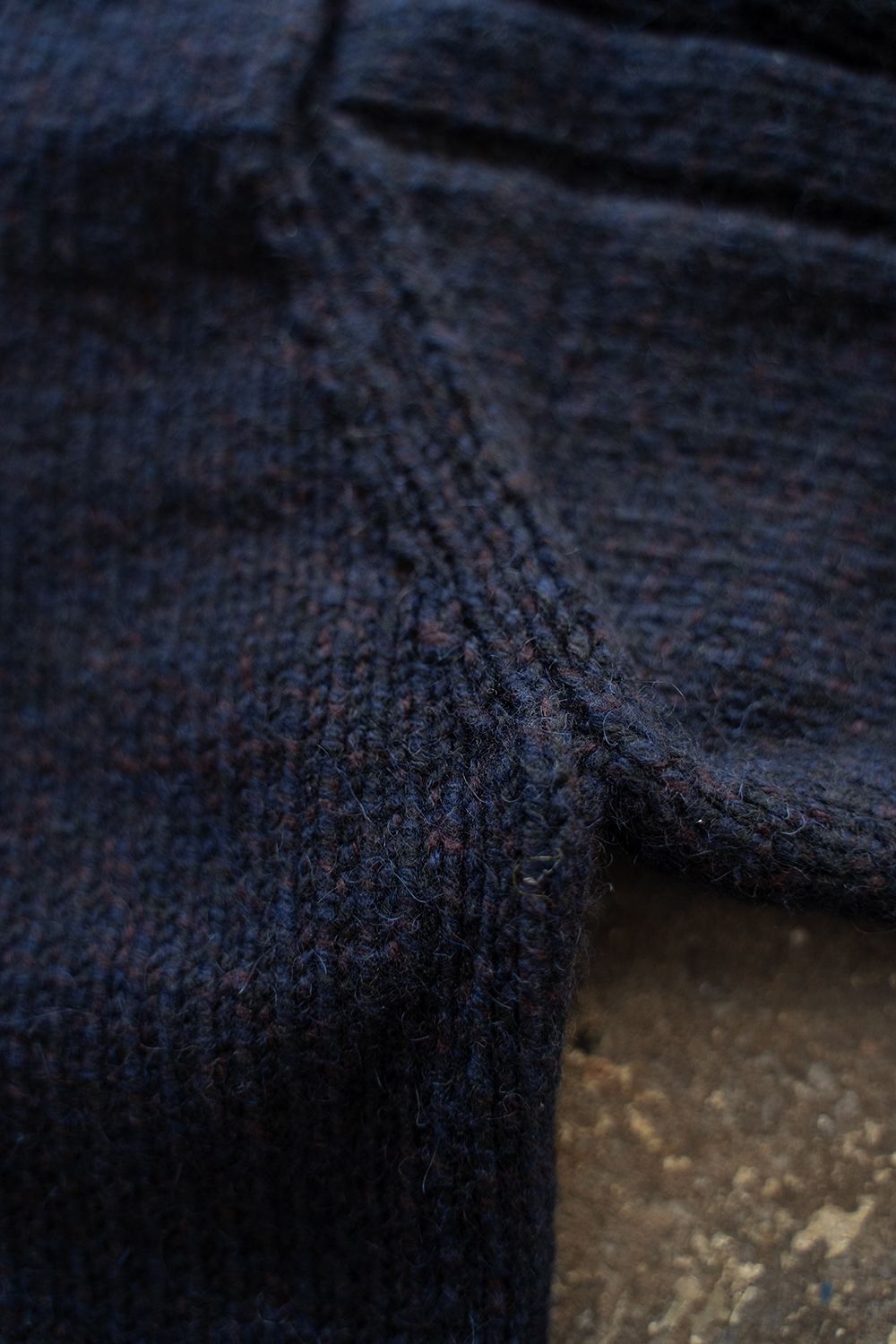 【ラスト1点】camel/cashmere HAND KNITTING cricket sweater(NAVY)