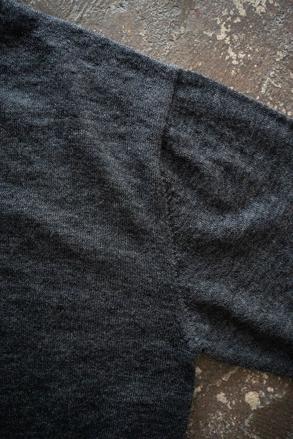 【25AW】エクストラキッドモヘア12Gニット(GRAY)