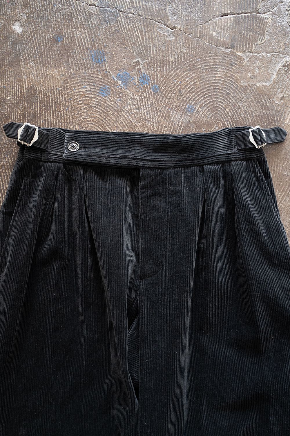 SAYATOMO - 【ラスト1点】2-Tack Corduroy Painter Pants/2タックコーデュロイペインターパンツ(CHARCOAL)  | Salty