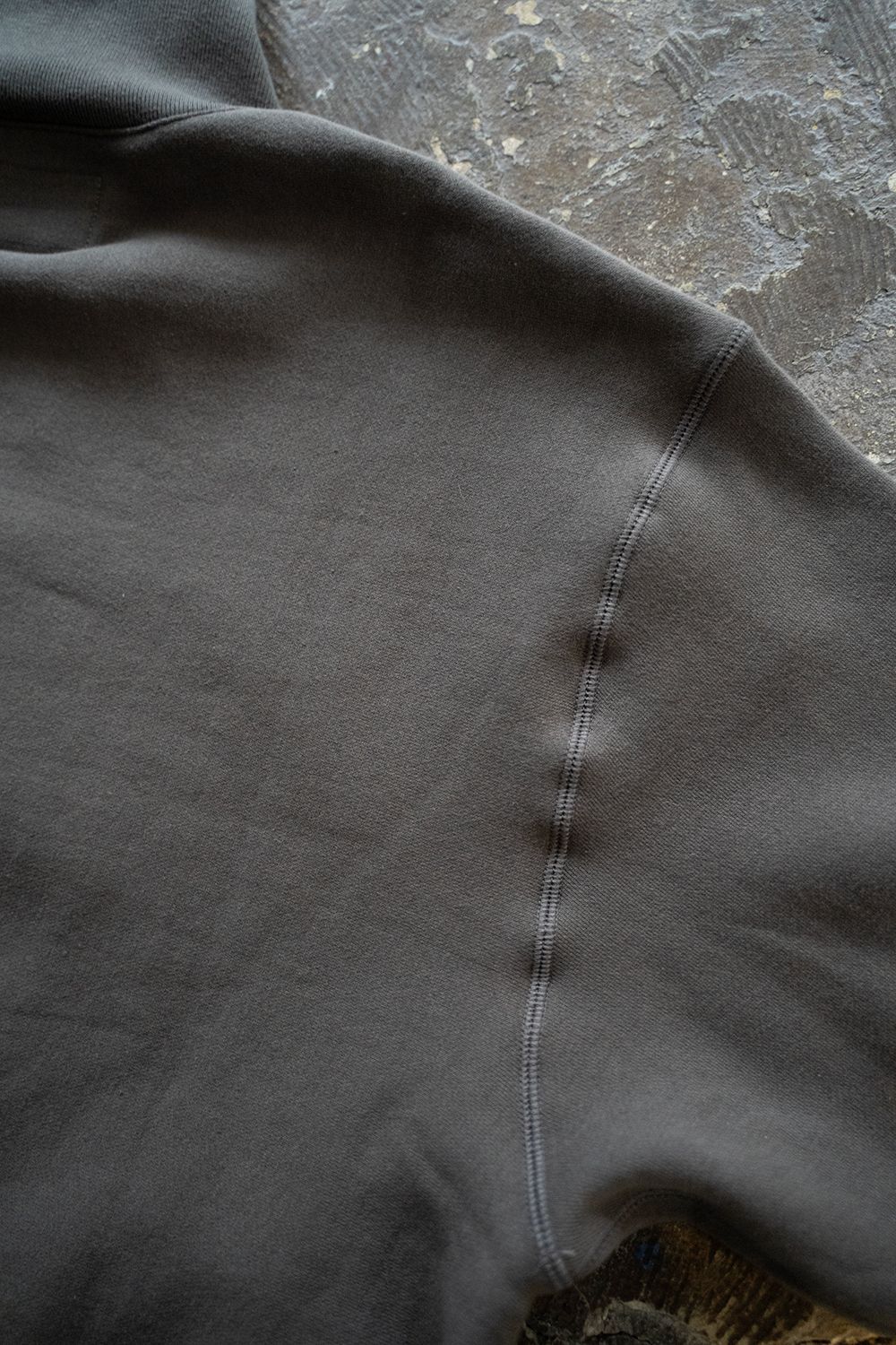 【ラスト1点】【24AW】ハーフジッププルオーバースウェット(KHAKI GRAY)