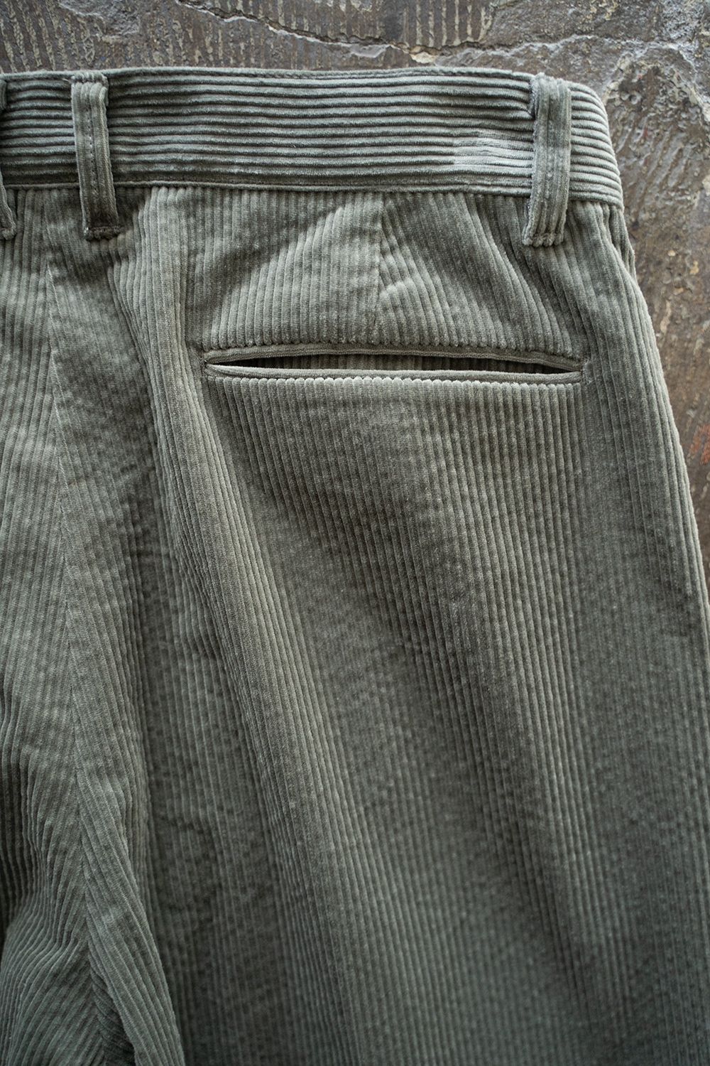 【24AW】Sucker Cord Tuck Pants/サッカーコーデュロイタックパンツ(KHAKI)