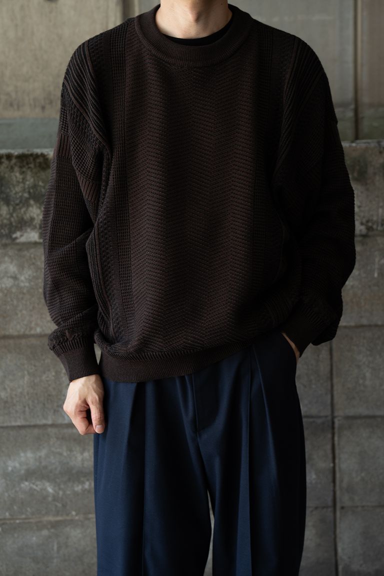 176cm,60kgの細身体型でサイズ1を着用しております。