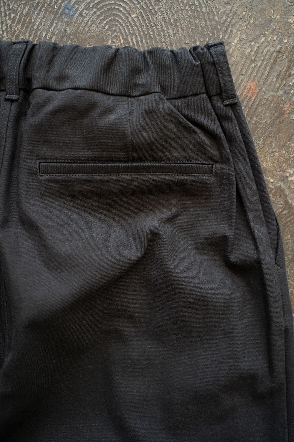 【25AW】2タックシャンブレースラックス(CHARCOAL)